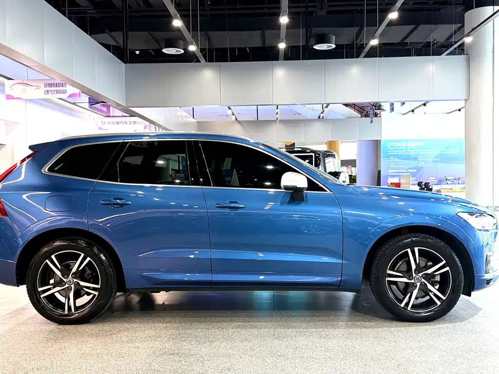 Volvo XC60 2018 — фото 7