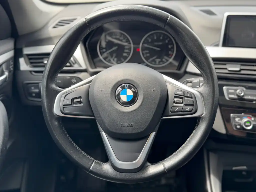 BMW X1 2016 — фото 12
