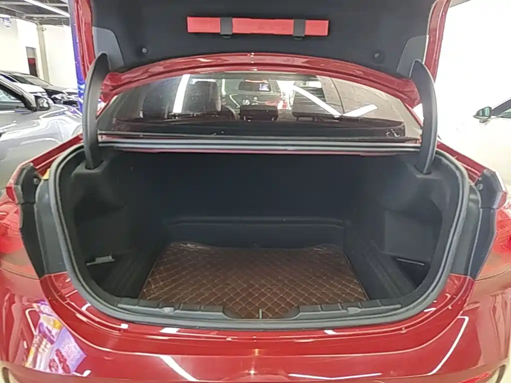 BMW 1 Series 2021 — фото 19