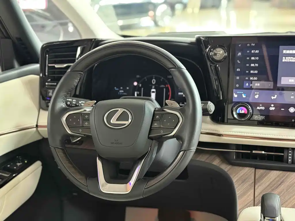 Lexus LM 2024 — фото 14