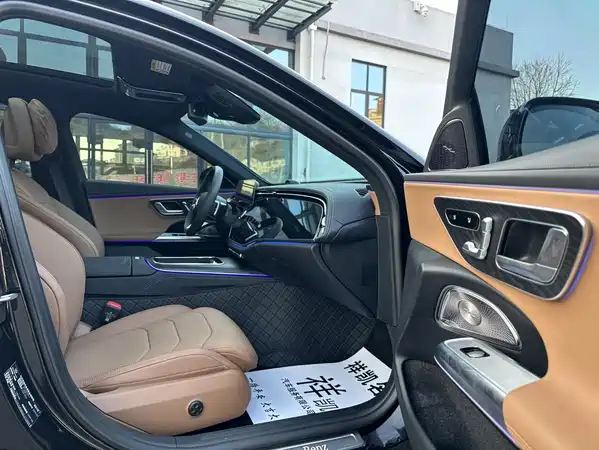 Mercedes-Benz E-Class 2025