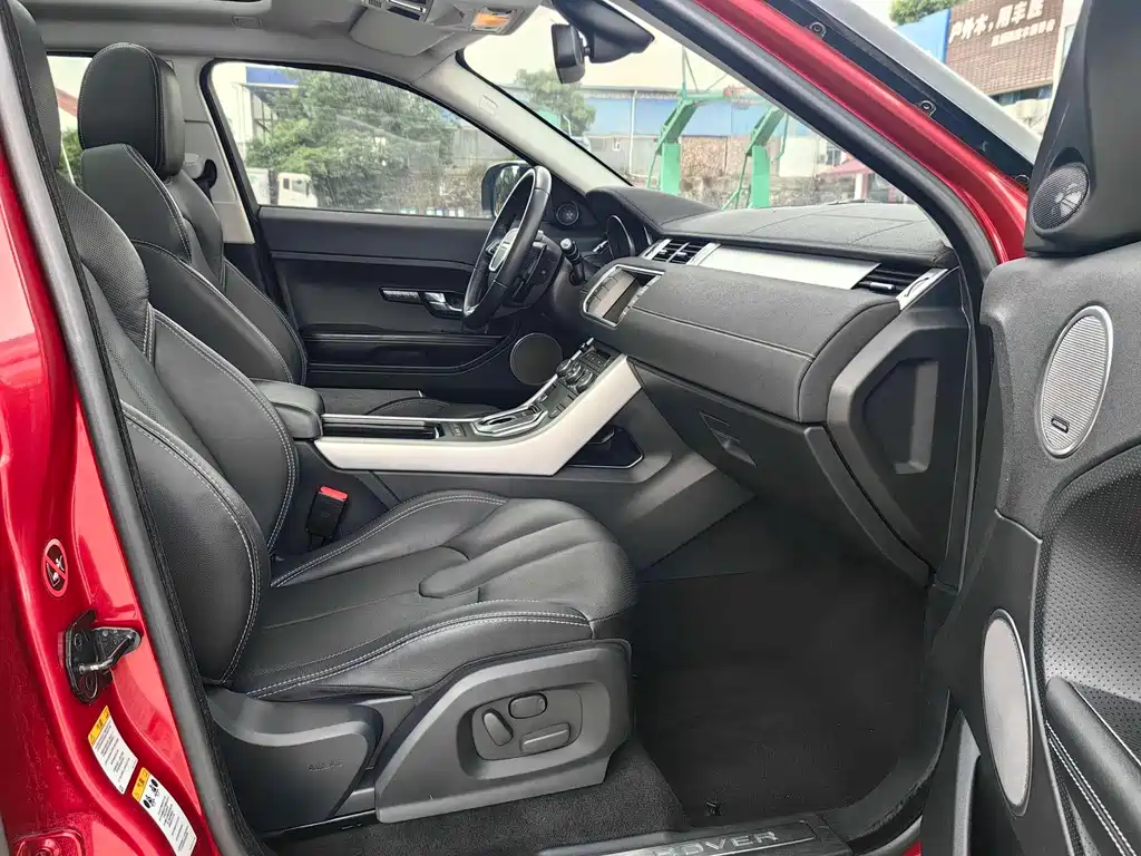 Land Rover Evoque 2015 — фото 17