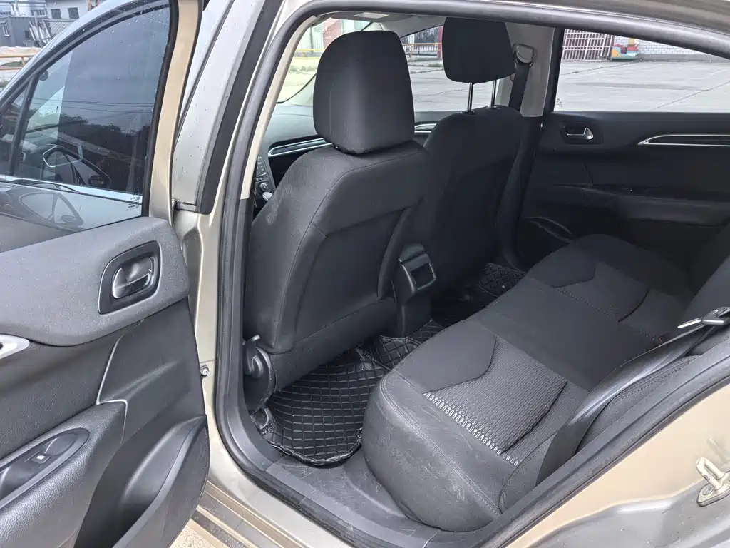 Citroen C4L 2015 — фото 10