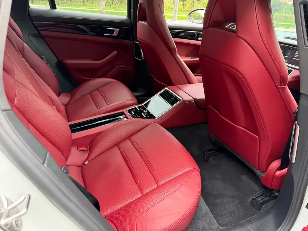 Porsche Panamera 2018 — фото 10