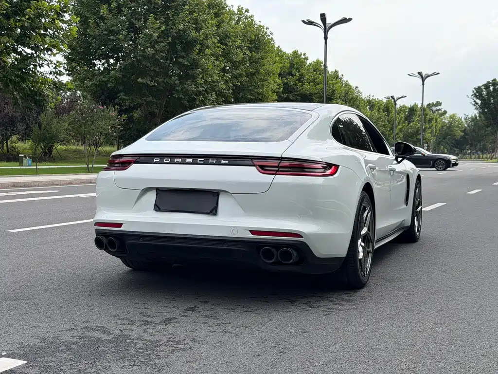 Porsche Panamera 2018 — фото 15