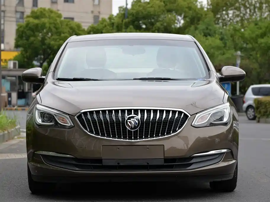 Buick Excelle 2016 — фото 1