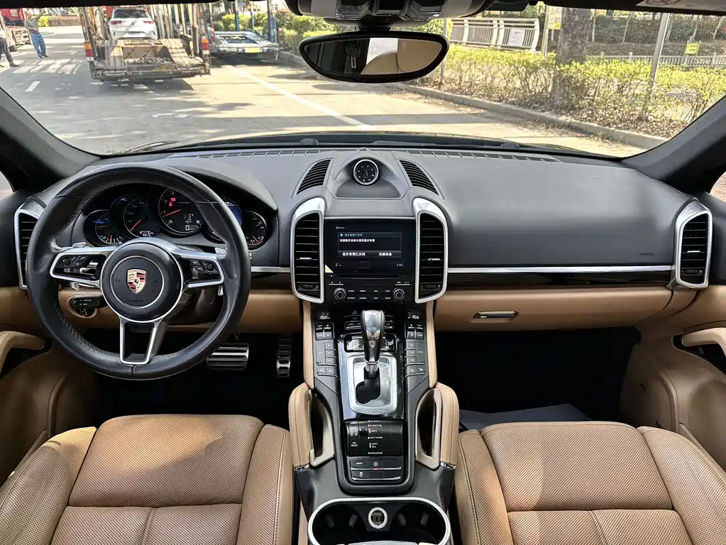 Porsche Cayenne 2017 — фото 7
