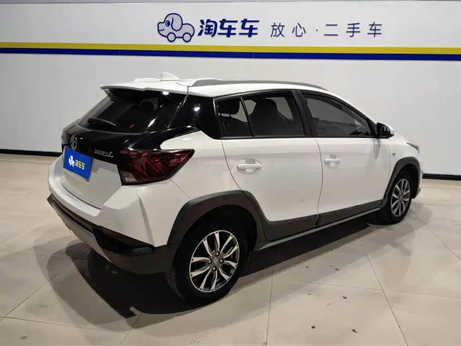 Toyota Yaris L 2021 — фото 3