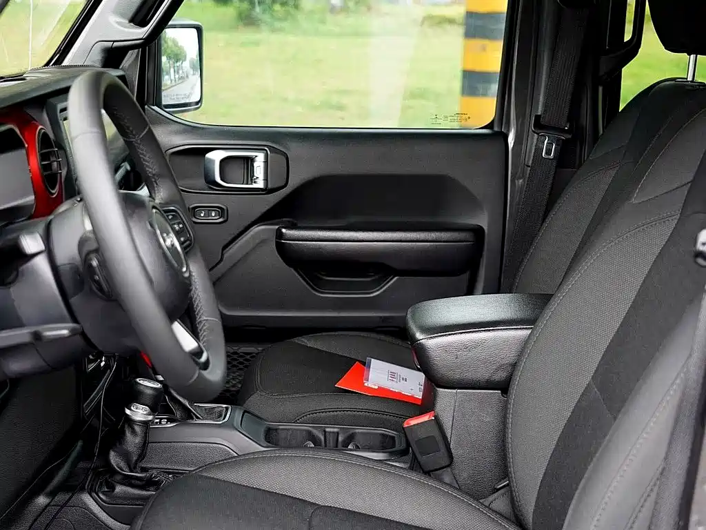 Jeep Wrangler 2020 — фото 12