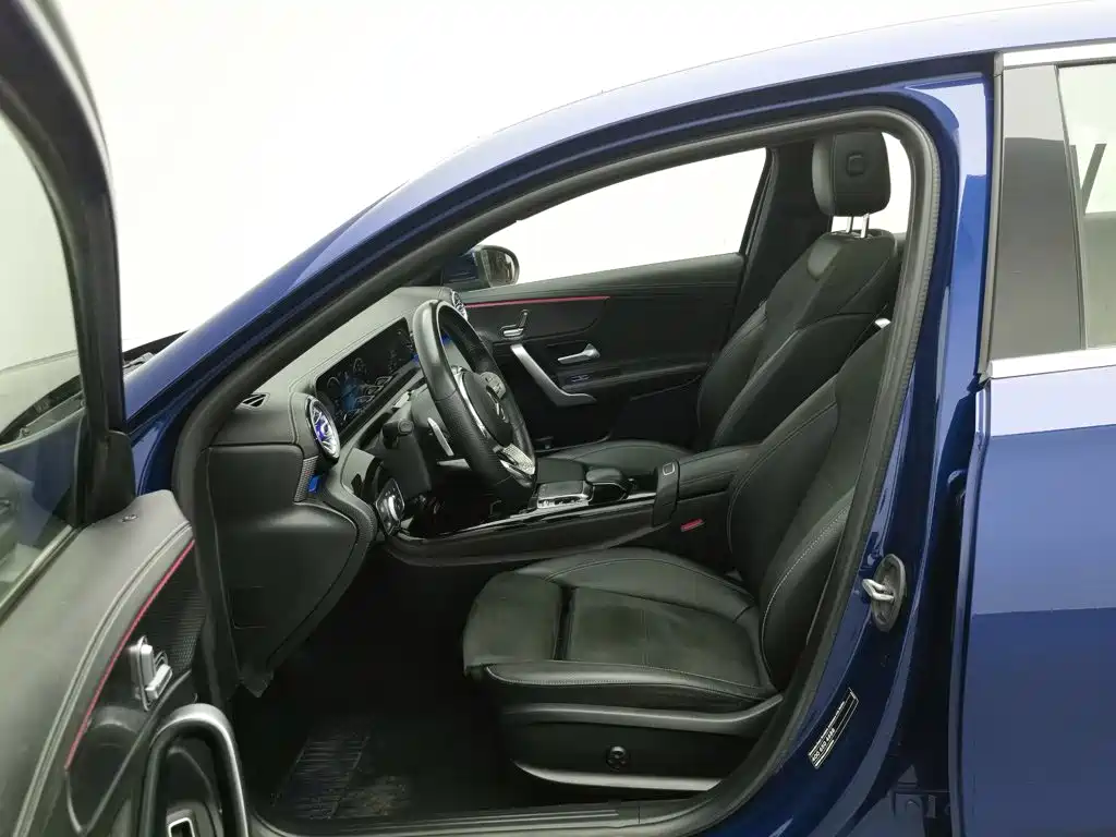 Mercedes-Benz A-Class 2020 — фото 10