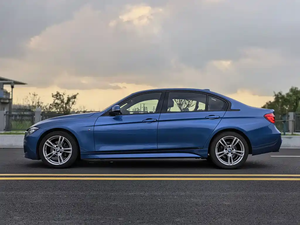 BMW 3 Series 2017 — фото 14