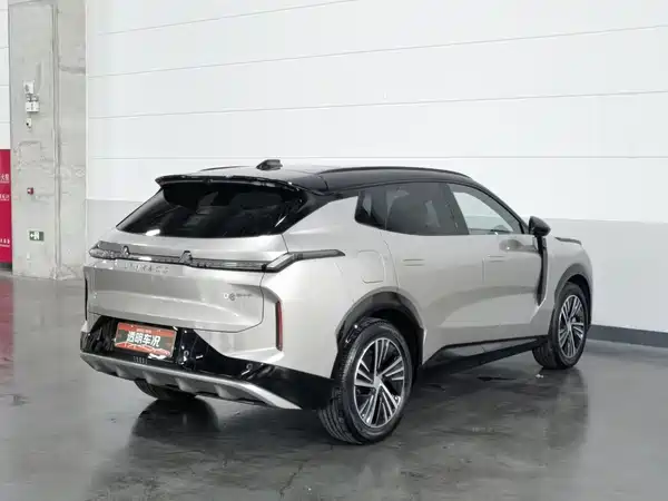 Lynk & Co 08 EM-P 2024