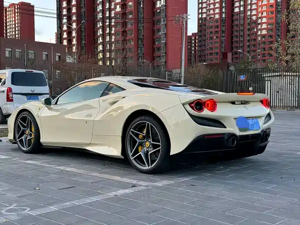 Ferrari F8 2019
