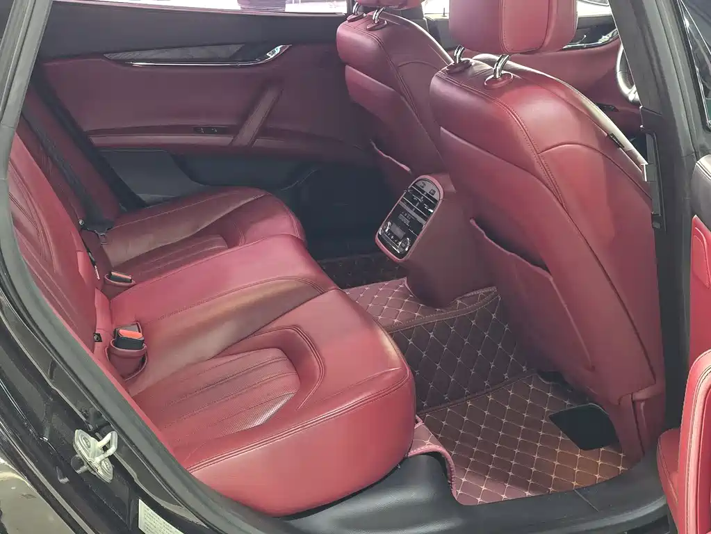 Maserati Quattroporte 2017 — фото 15