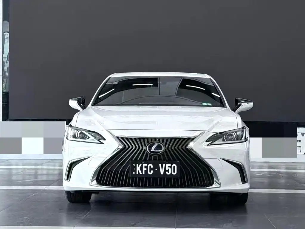 Lexus ES 2020 — фото 2