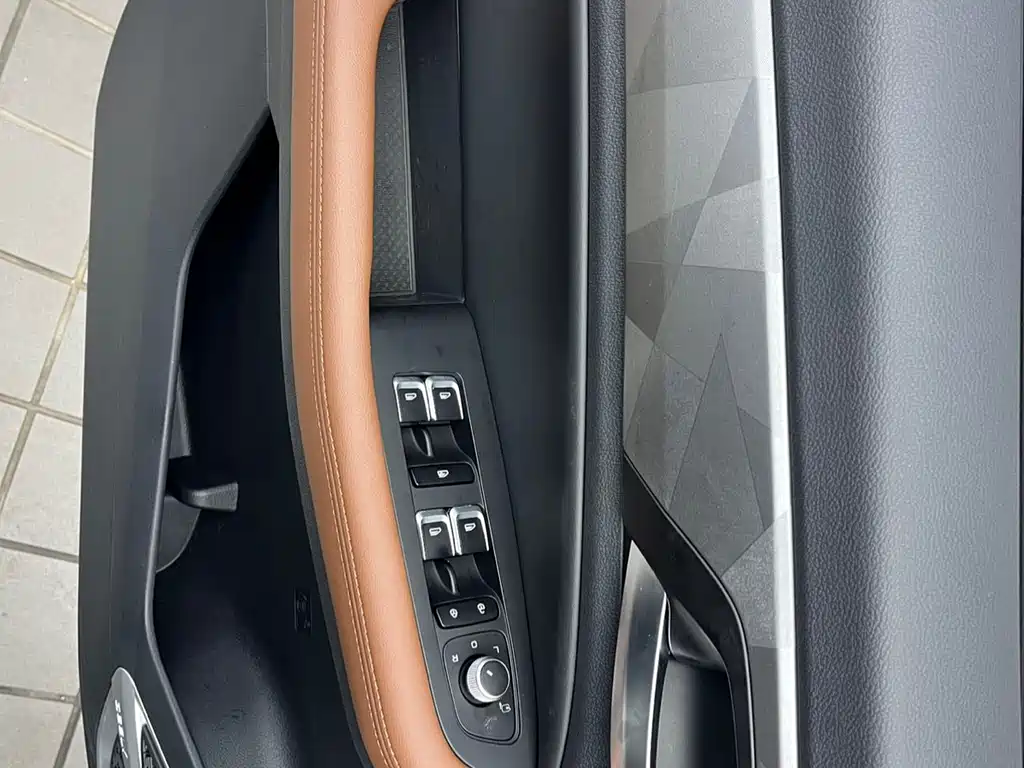 Geely Vision X6 2022 — фото 18