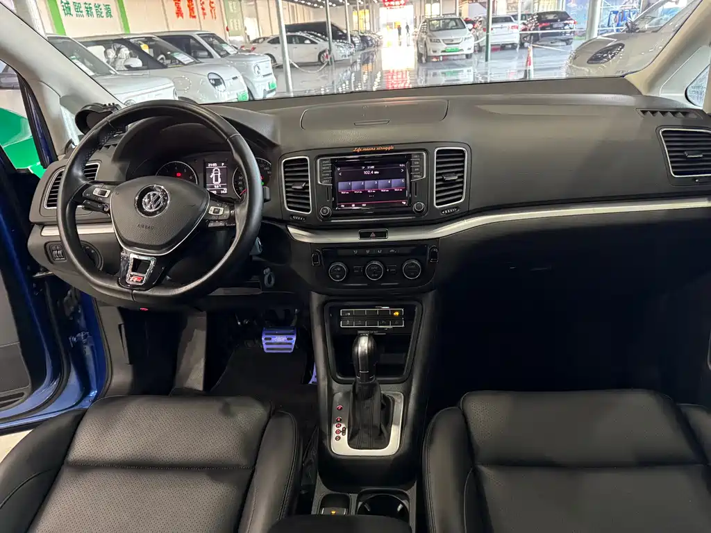 Volkswagen Sharan 2018 — фото 12