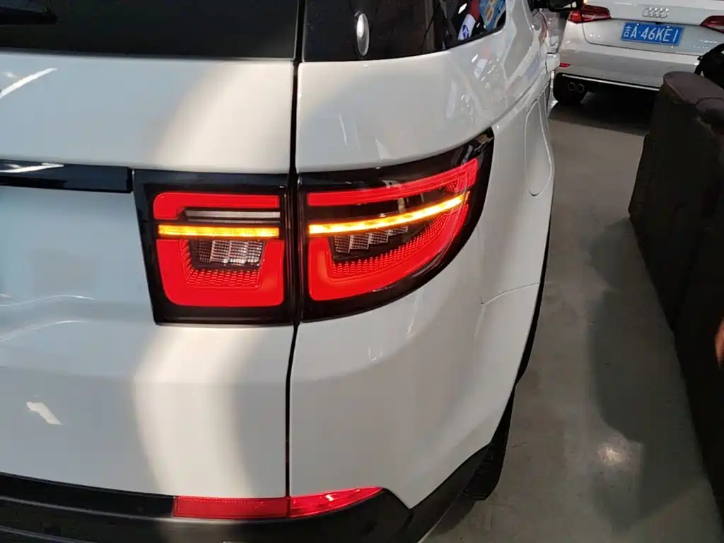 Land Rover Discovery Sport 2022 — фото 8