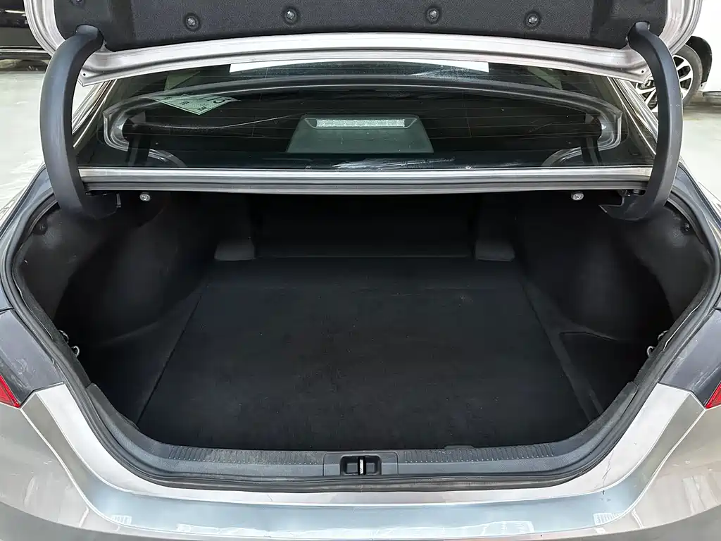 Toyota Camry 2021 — фото 11