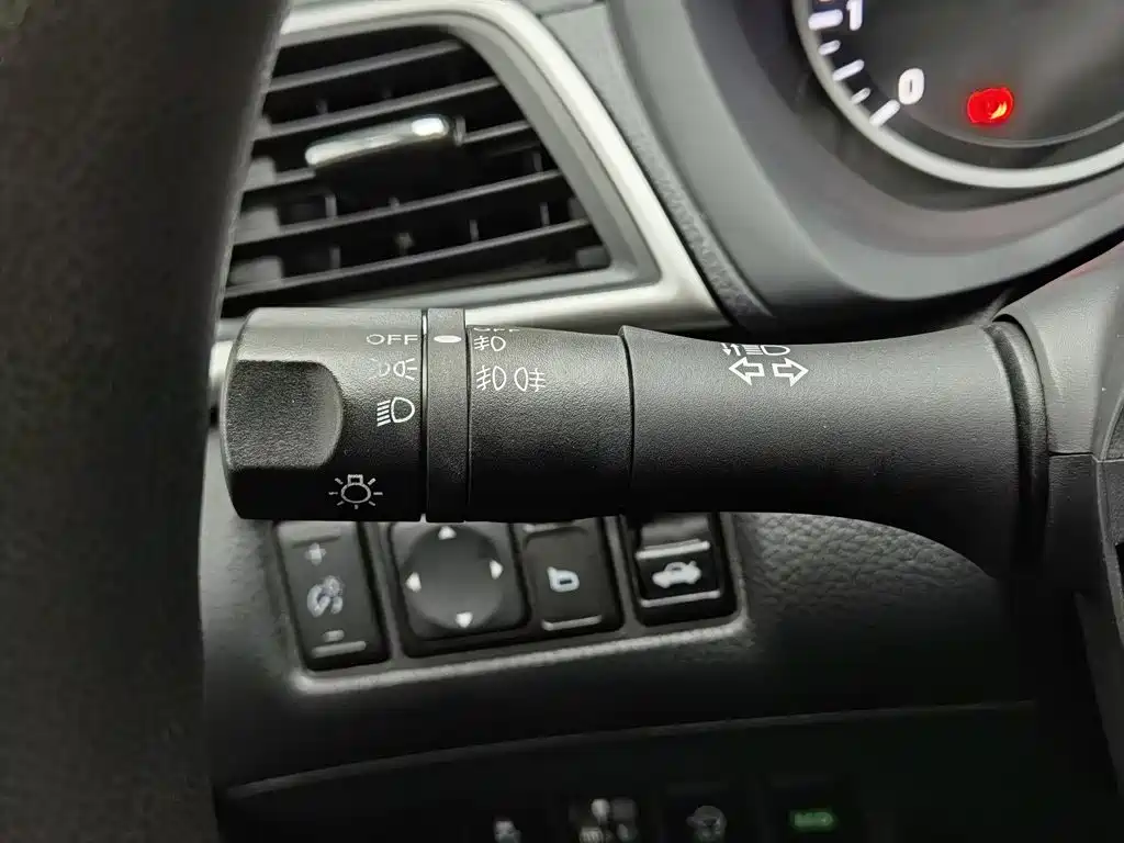 Nissan Sylphy 2021 — фото 21