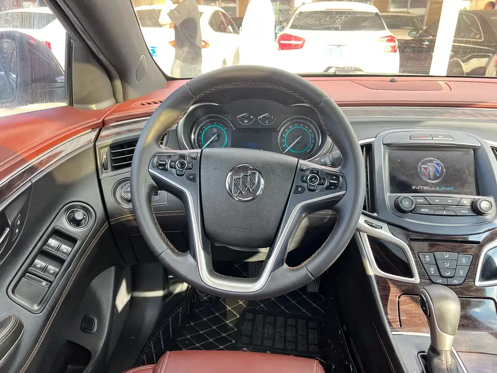 Buick LaCrosse 2015 — фото 18
