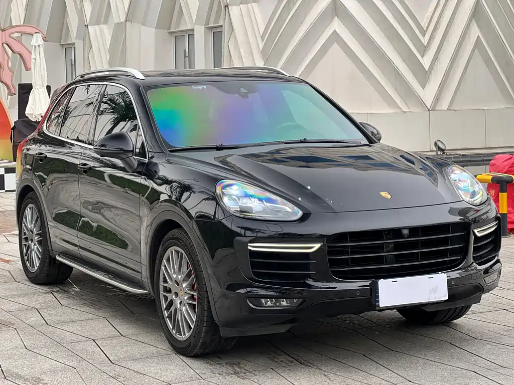Porsche Cayenne 2017 — фото 3