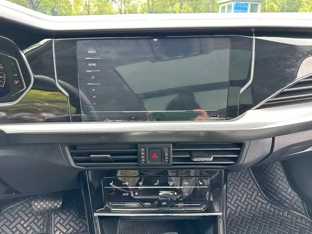 Volkswagen Passat 2023 — фото 27