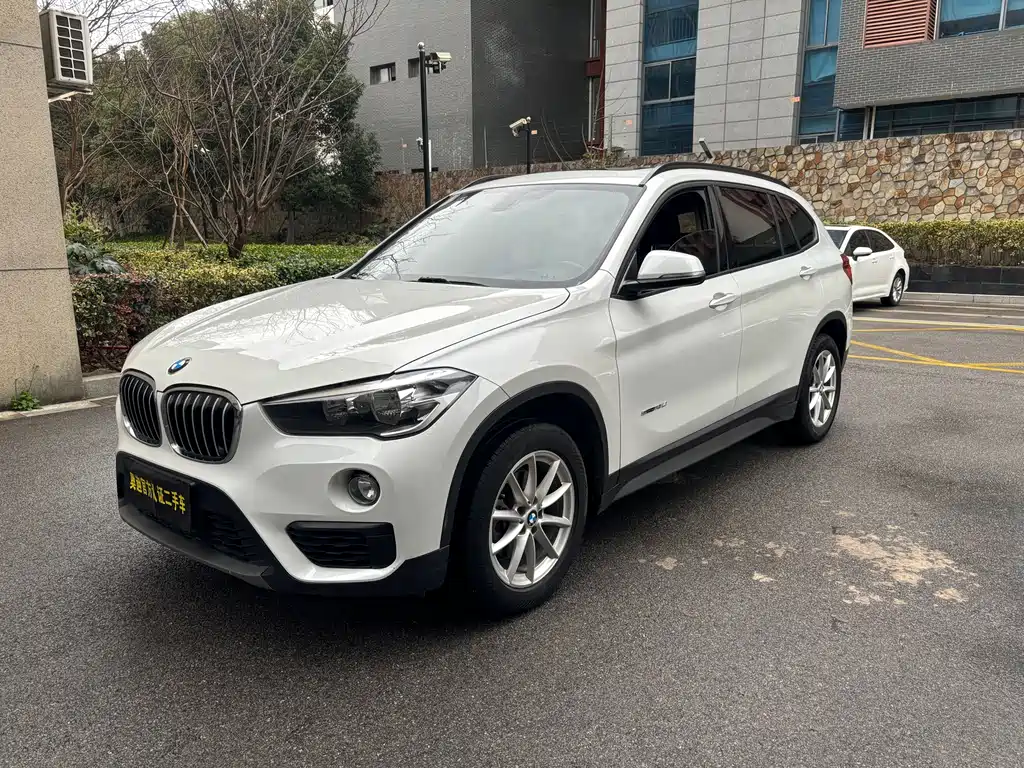 BMW X1 2018 — фото 1