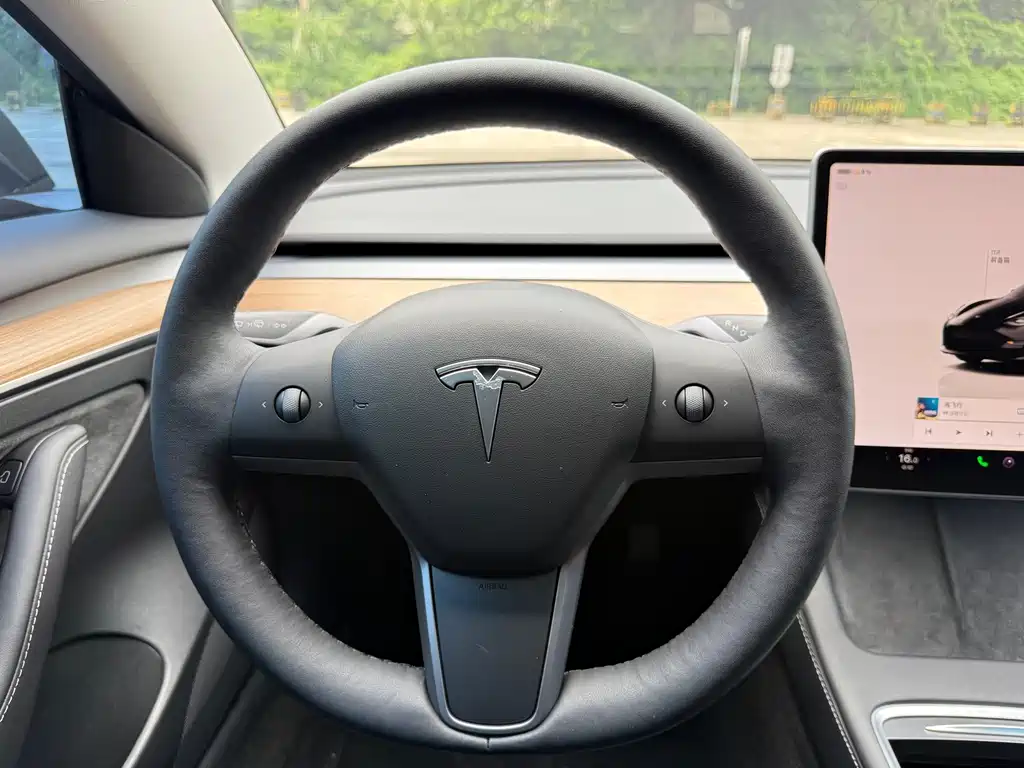Tesla Model 3 2022 — фото 11