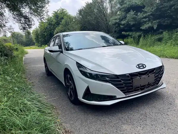 Hyundai Elantra 2023
