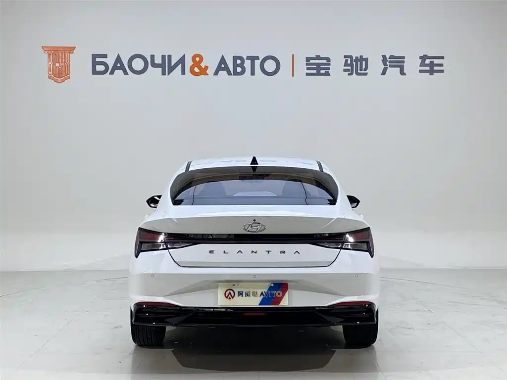 Hyundai Elantra 2022