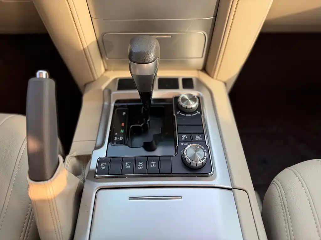 Toyota Land Cruiser 2019 — фото 9