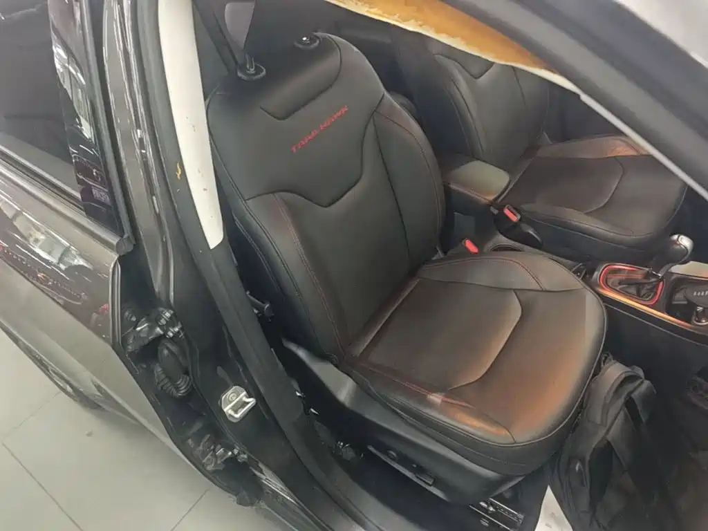 Jeep Compass 2017 — фото 25
