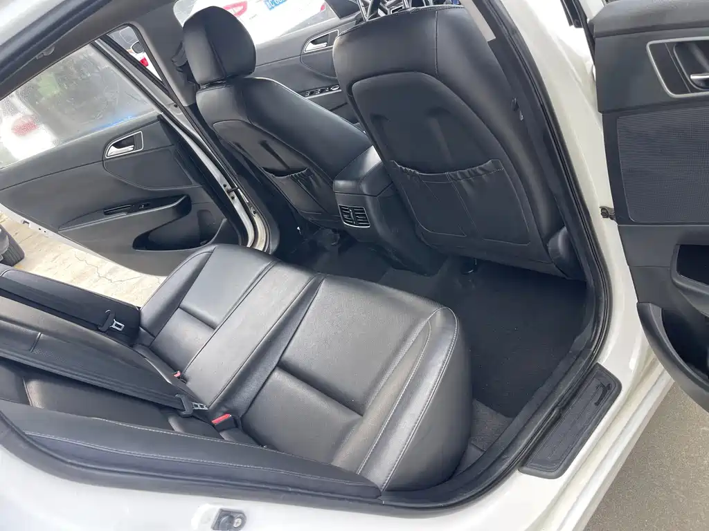 Hyundai Mistra 2015 — фото 12