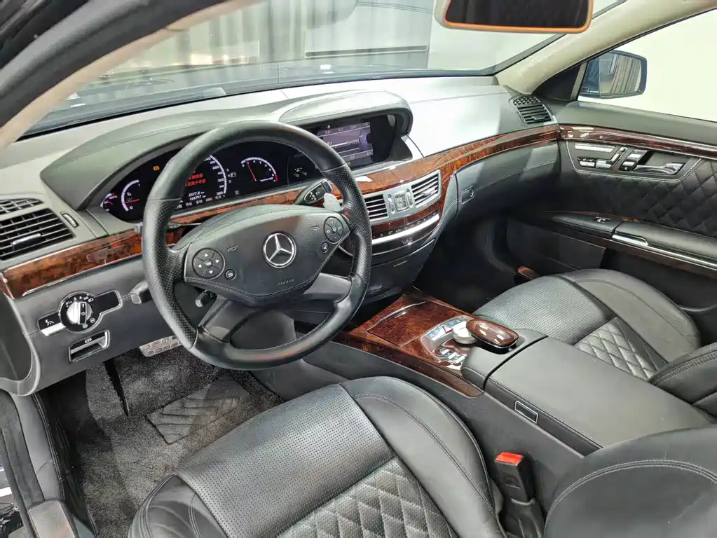 Mercedes-Benz S-Class AMG 2010 — фото 4