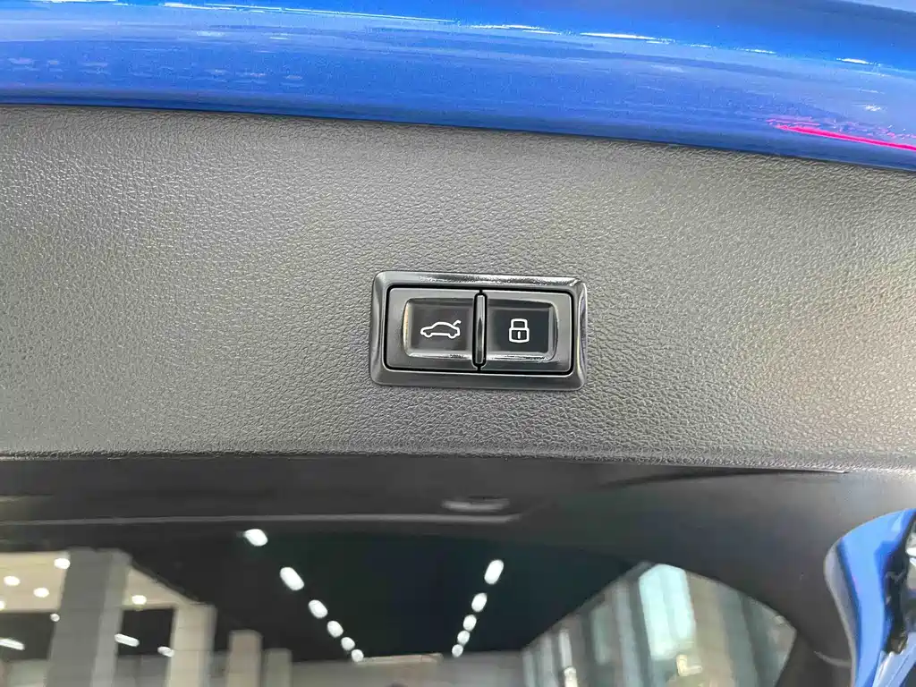 Audi Q2L 2022 — фото 18
