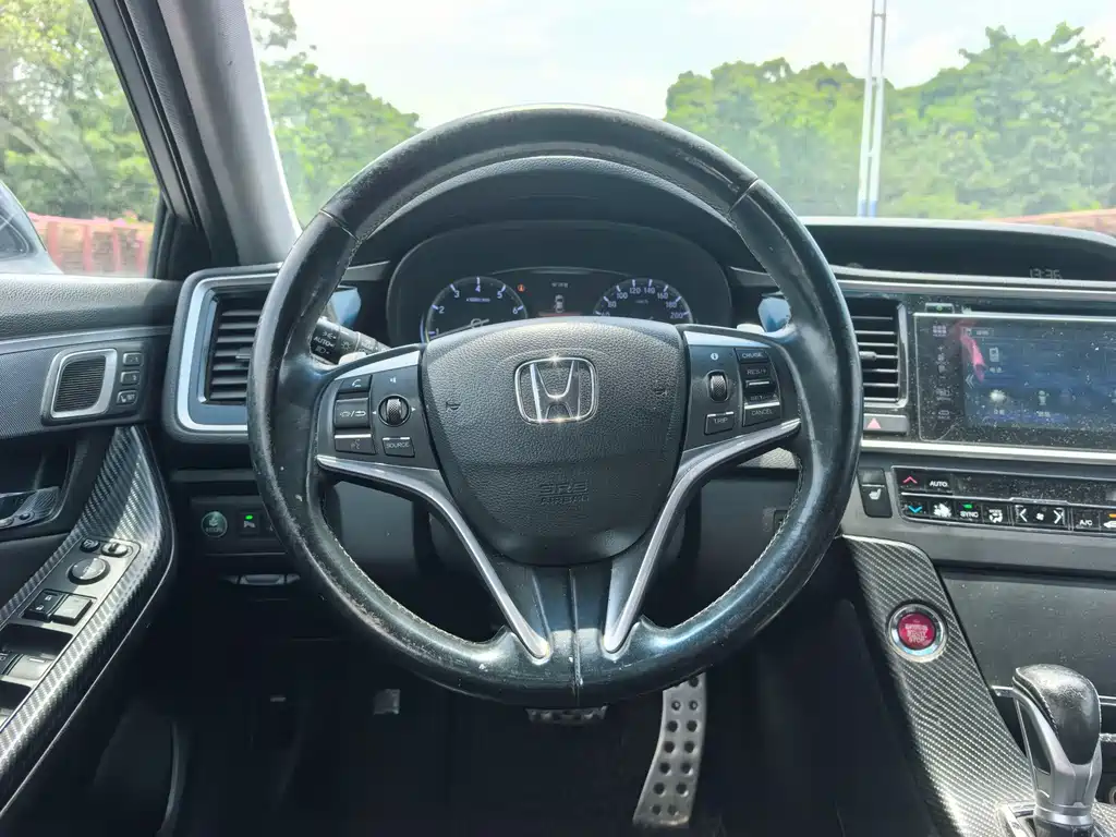 Honda Spirior 2015 — фото 9