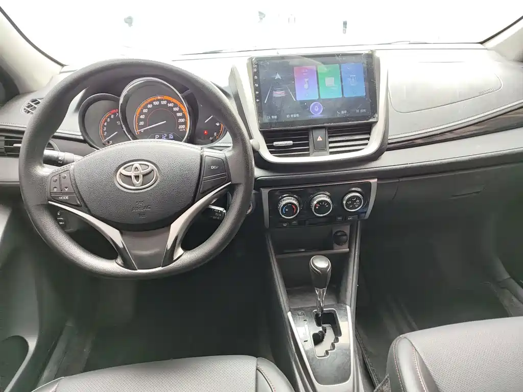 Toyota Yaris L 2022