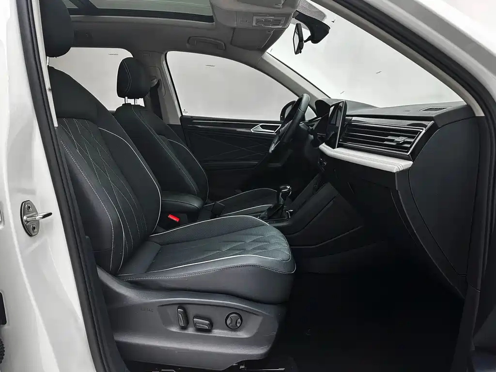 Volkswagen Tiguan L 2023 — фото 21