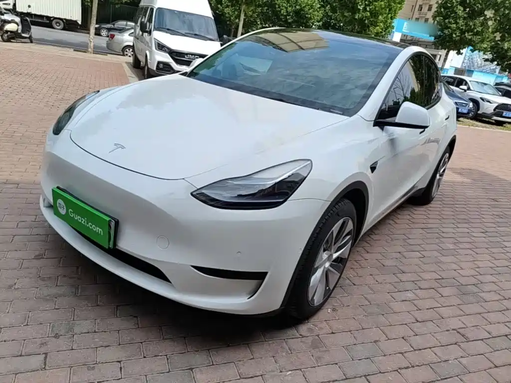 Tesla Model Y 2023 — фото 1