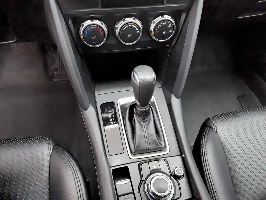 Mazda CX-4 2022 — фото 13