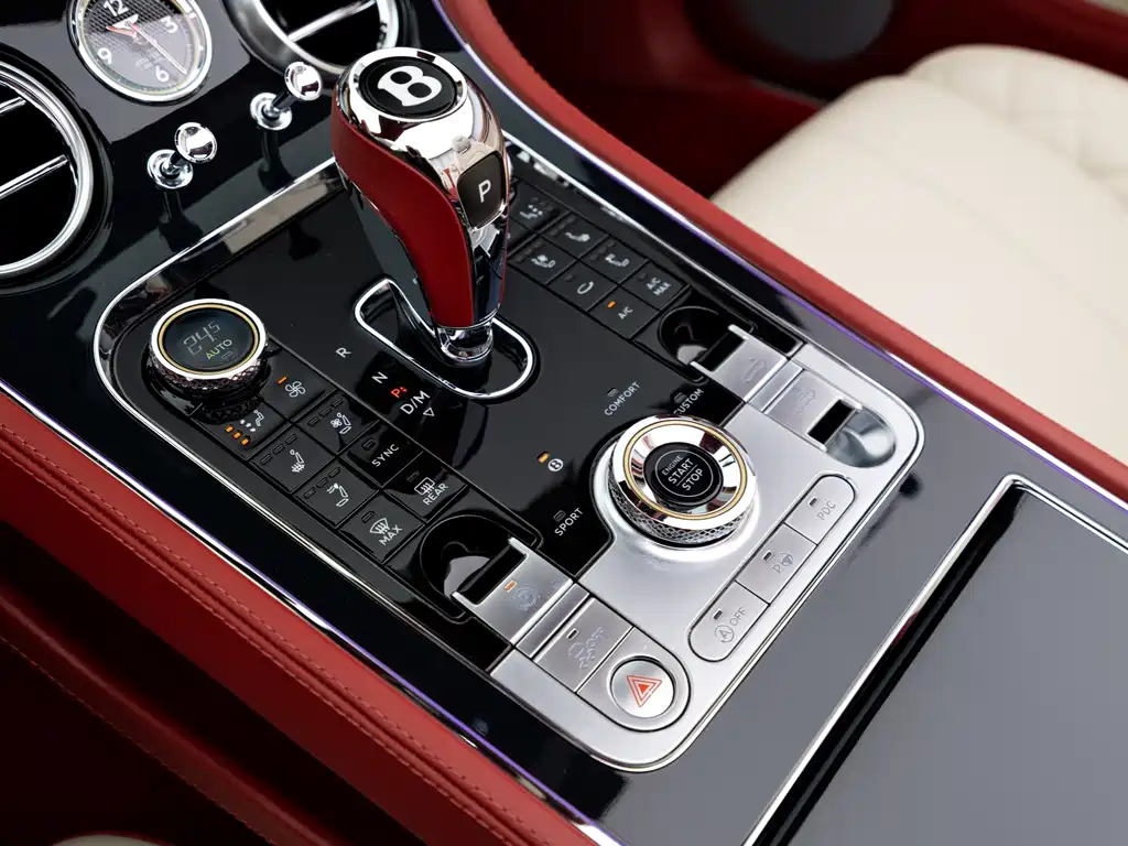 Bentley Continental 2021 — фото 12