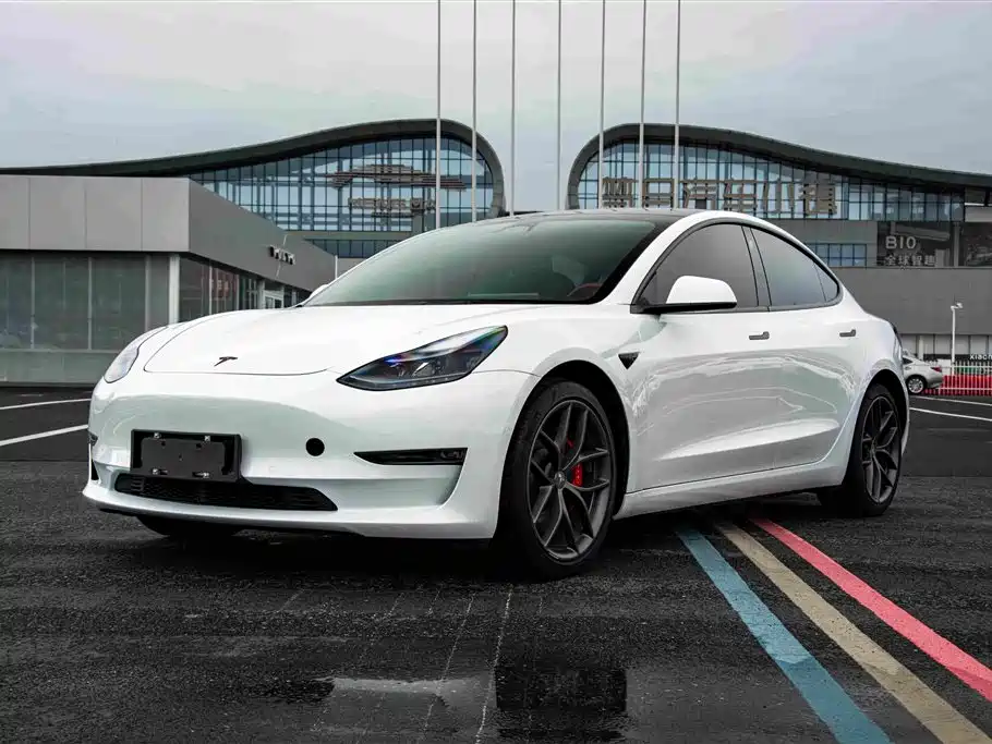 Tesla Model 3 2022 — фото 1