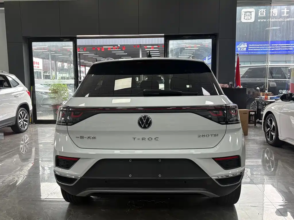 Volkswagen T-Roc 2023 — фото 16