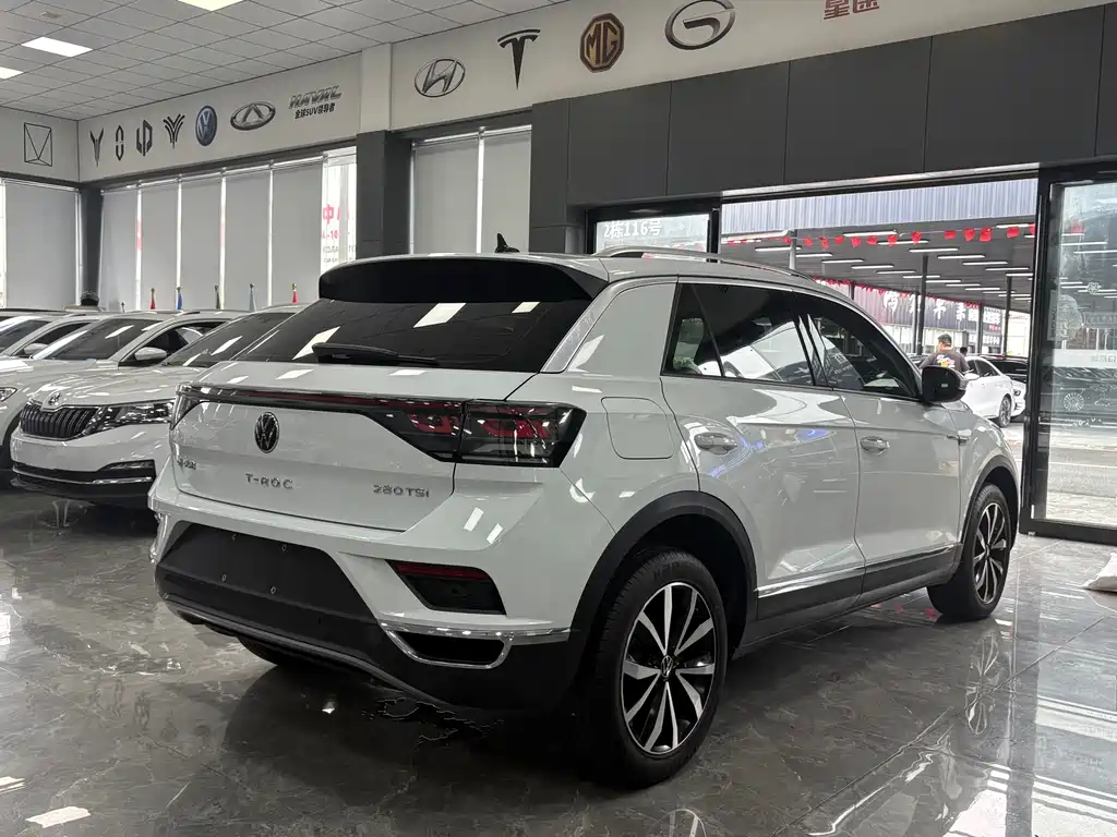 Volkswagen T-Roc 2023 — фото 17