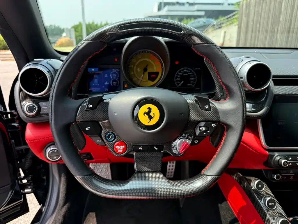 Ferrari GTC4Lusso 2018 — фото 19