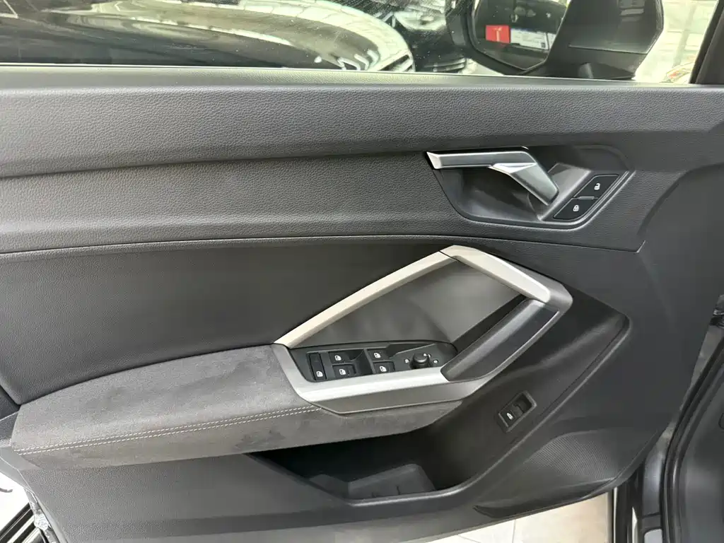 Audi Q3 2023 — фото 17