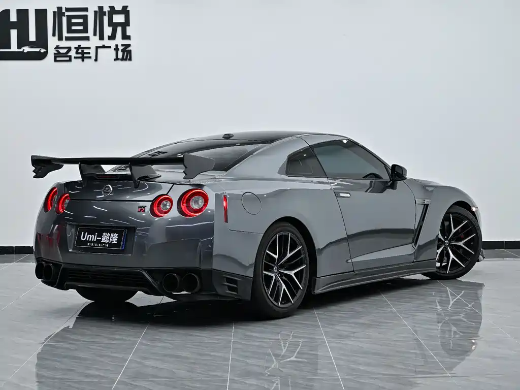 Nissan GT-R 2012 — фото 3