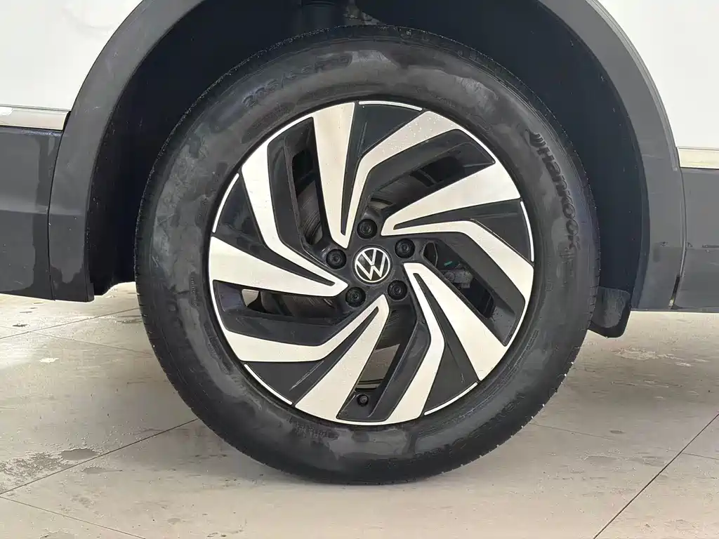 Volkswagen Tiguan L 2022