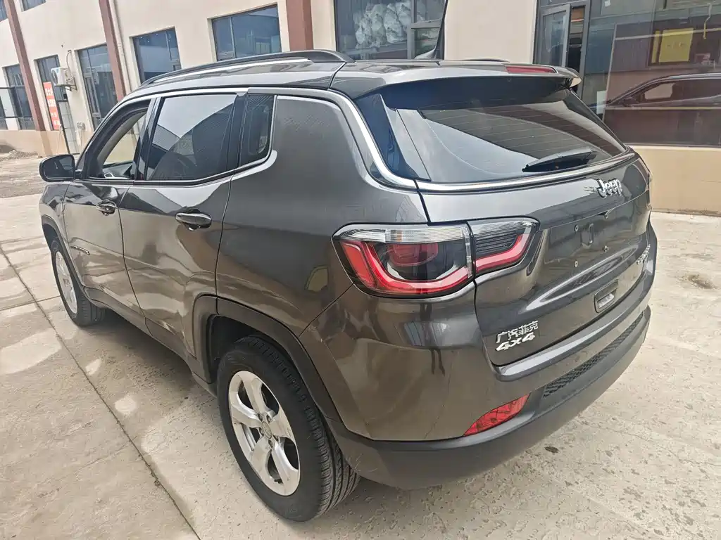 Jeep Compass 2018 — фото 6
